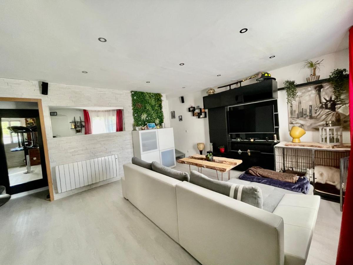 Chambres D'Hotes A Themes A 2,4Km Du Parc マニー＝ル＝オングル エクステリア 写真